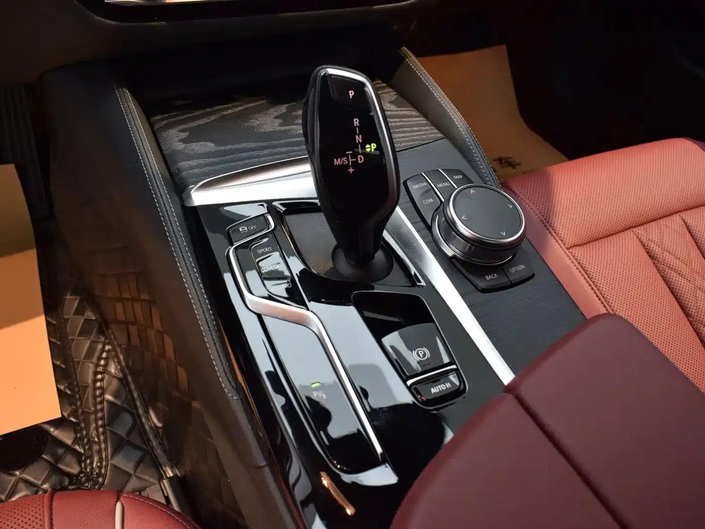 2023 BMW 5 Series Facelift 530Li Leading Edition M Sport Package — миниатюра 18