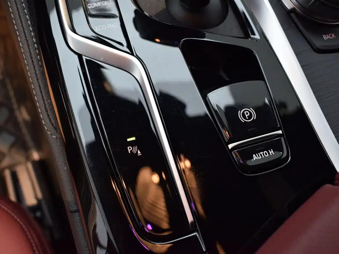 2023 BMW 5 Series Facelift 530Li Leading Edition M Sport Package — миниатюра 19