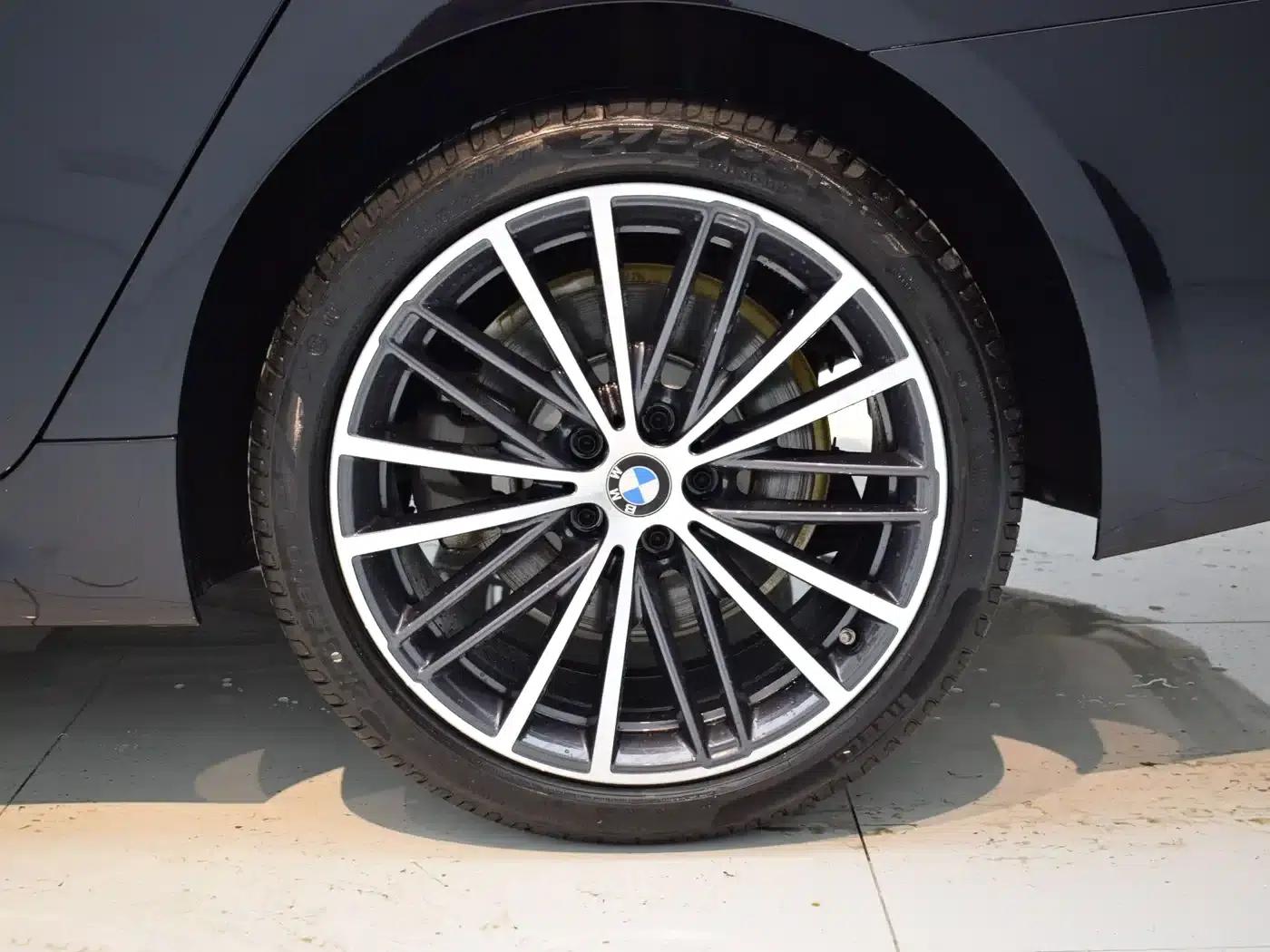 2023 BMW 5 Series Facelift 530Li Leading Edition M Sport Package — миниатюра 21
