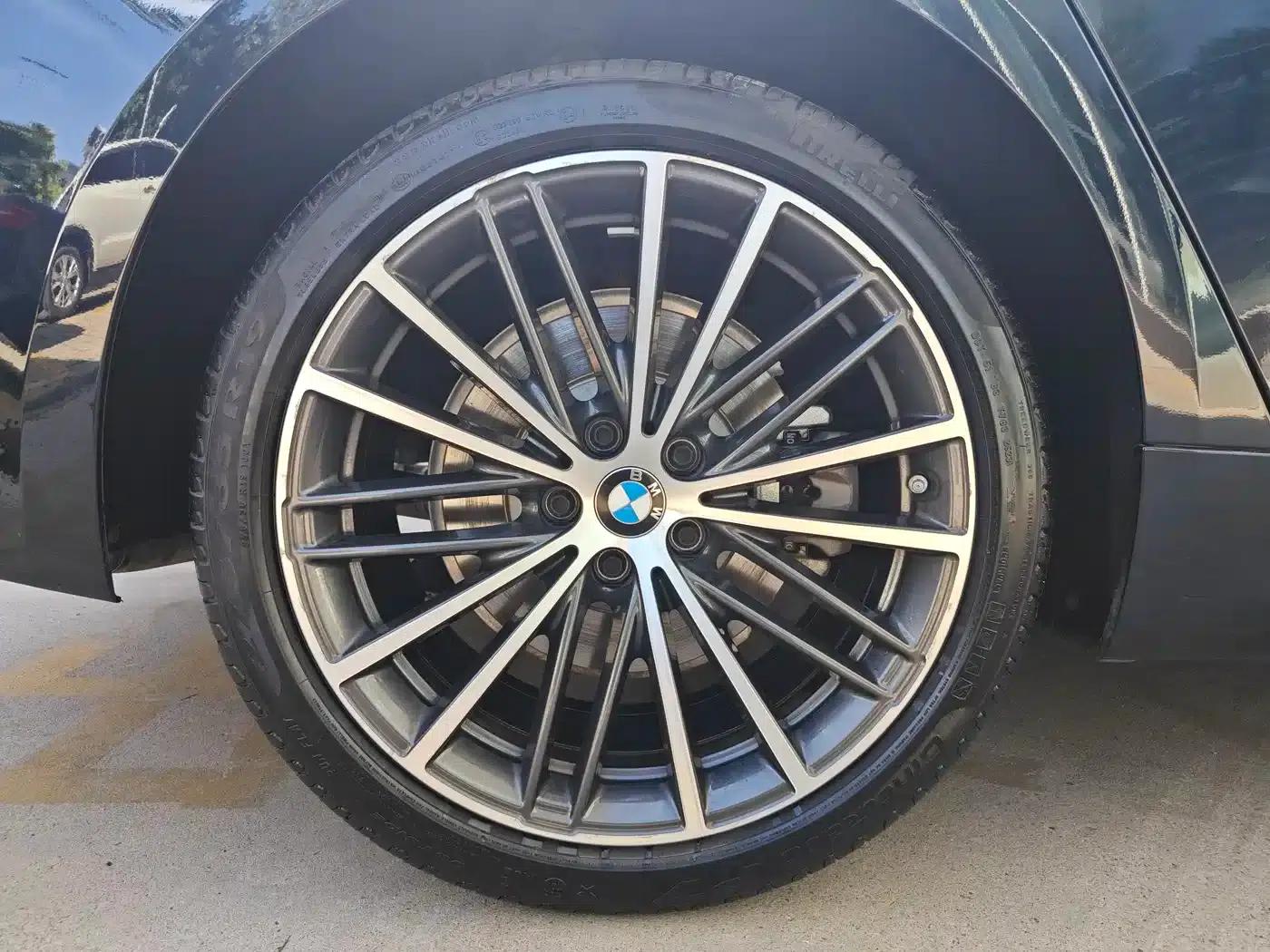 2023 BMW 5 Series 530Li Leading Edition M Sport Package — миниатюра 10