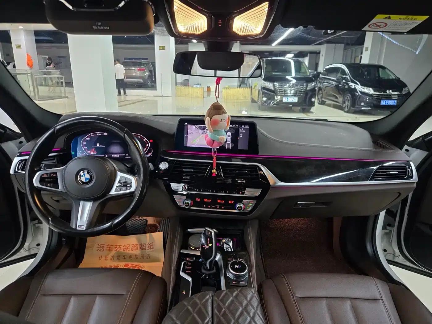 2020 BMW 5 Series 525Li M Sport Package — миниатюра 5