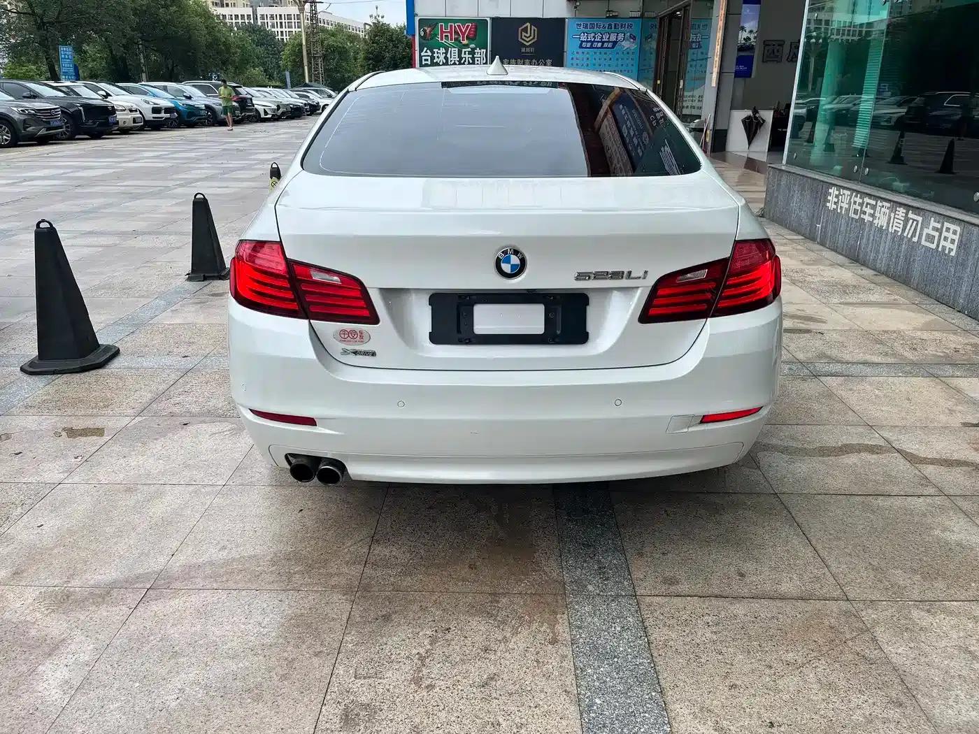 2014 BMW 5 Series 528Li Leading Edition — миниатюра 9