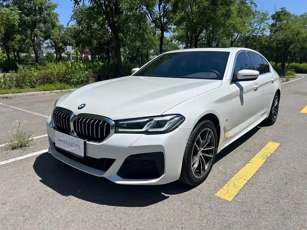2021 BMW 5 Series 525Li M Sport Package — миниатюра 1