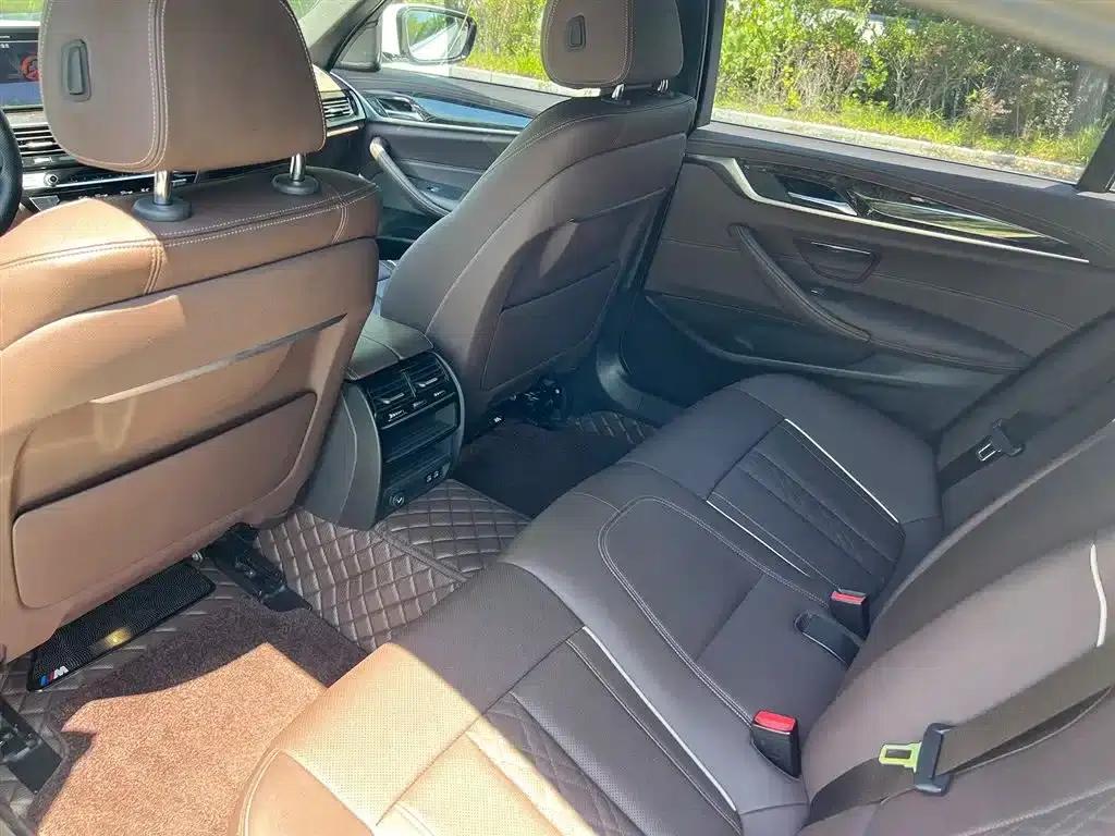 2021 BMW 5 Series 525Li M Sport Package — миниатюра 12