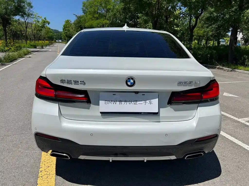 2021 BMW 5 Series 525Li M Sport Package — миниатюра 3
