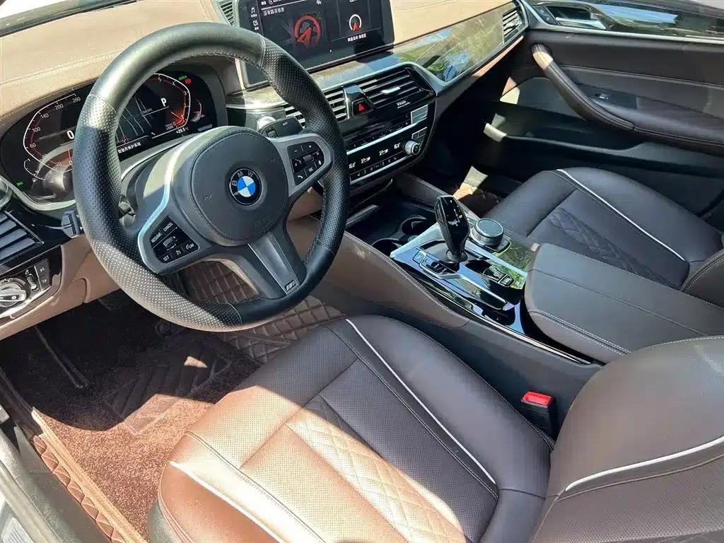 2021 BMW 5 Series 525Li M Sport Package — миниатюра 8