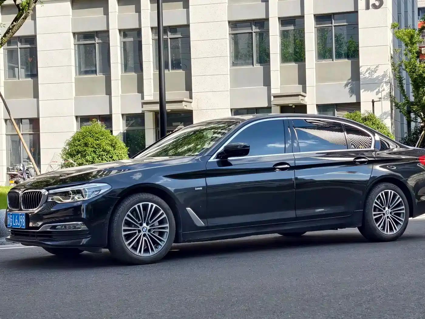 2018 BMW 5 Series Facelift 530Li Luxury Package — миниатюра 1