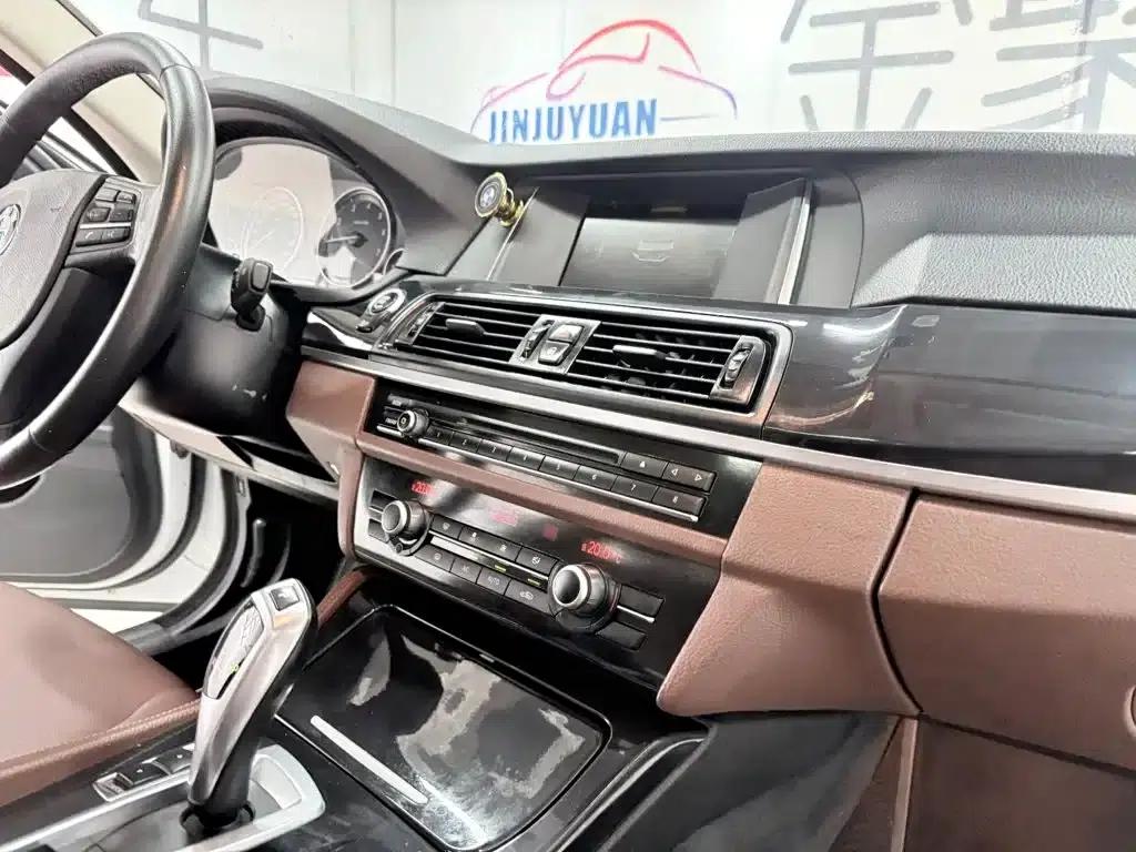 2014 BMW 5 Series 520Li Elegant Edition — миниатюра 18
