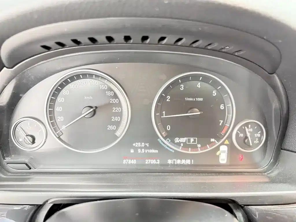 2014 BMW 5 Series 520Li Elegant Edition — миниатюра 9