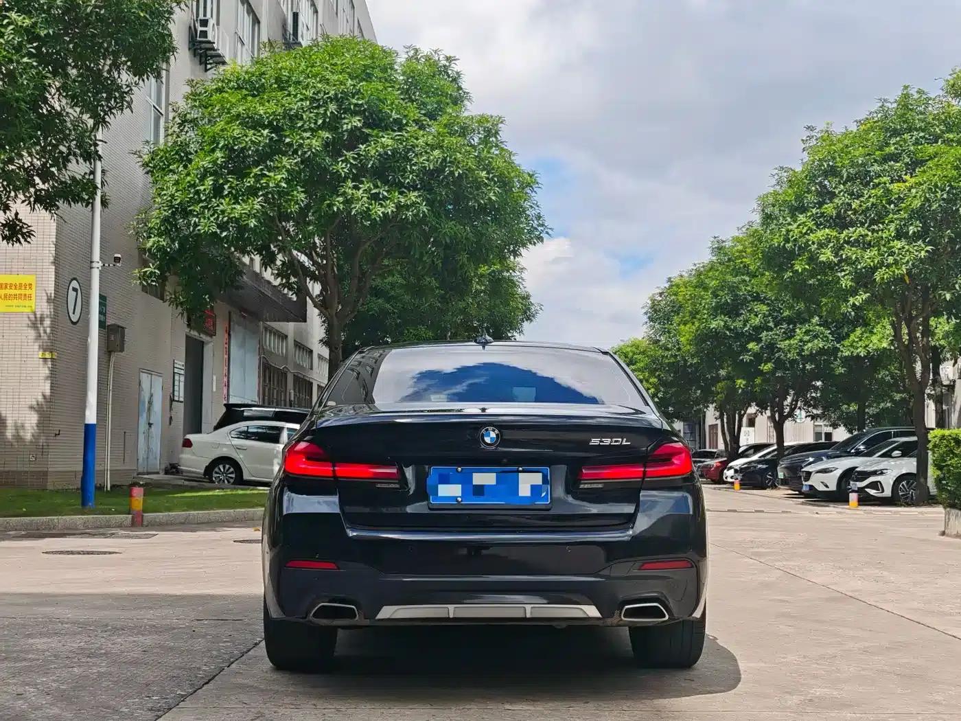 2022 BMW 5 Series 530Li Leading Edition M Sport Package — миниатюра 5