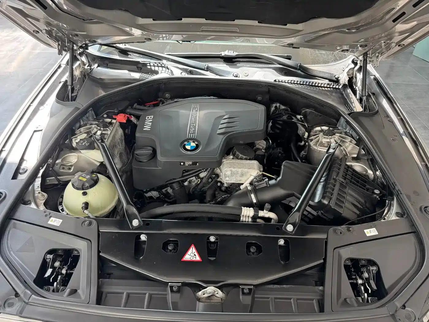 2014 BMW 5 Series 520Li Elegant Edition — миниатюра 20