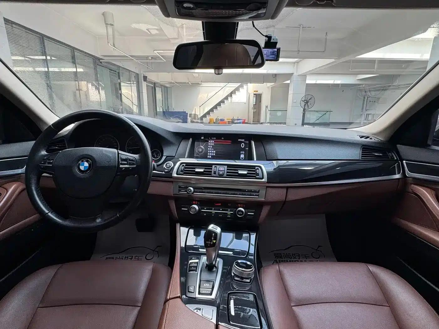 2014 BMW 5 Series 520Li Elegant Edition — миниатюра 9