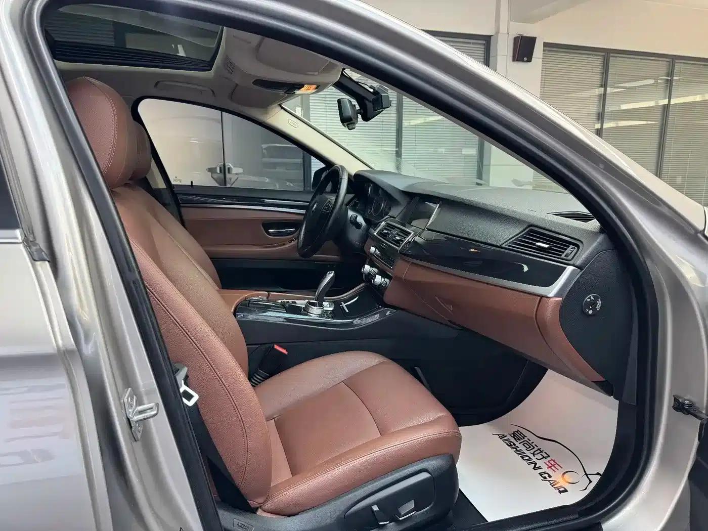 2014 BMW 5 Series 520Li Elegant Edition — миниатюра 10