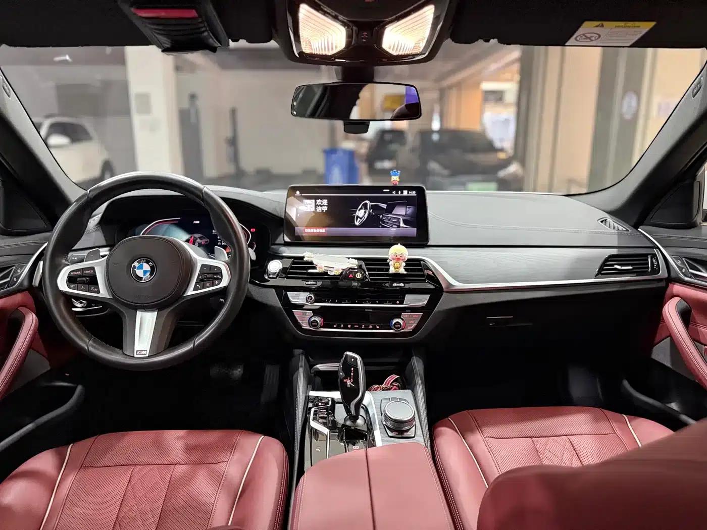 2021 BMW 5 Series 530Li Leading Edition M Sport Package — миниатюра 4