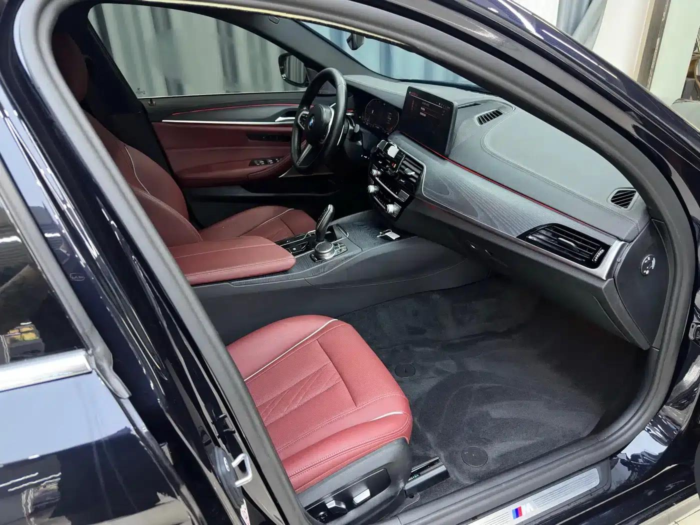 2022 BMW 5 Series 530Li Leading Edition M Sport Package — миниатюра 18