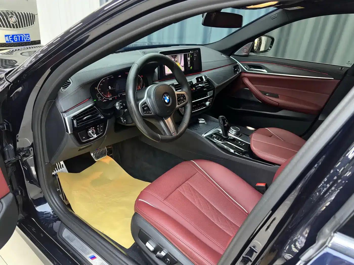 2022 BMW 5 Series 530Li Leading Edition M Sport Package — миниатюра 7