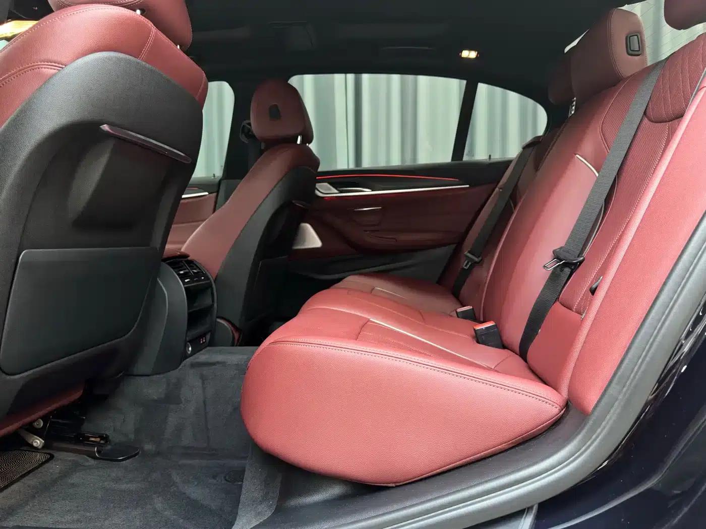 2022 BMW 5 Series 530Li Leading Edition M Sport Package — миниатюра 10