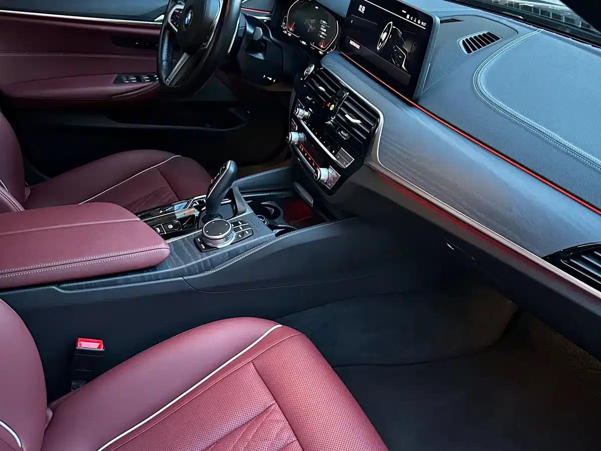 2021 BMW 5 Series 530Li xDrive M Sport Package — миниатюра 11