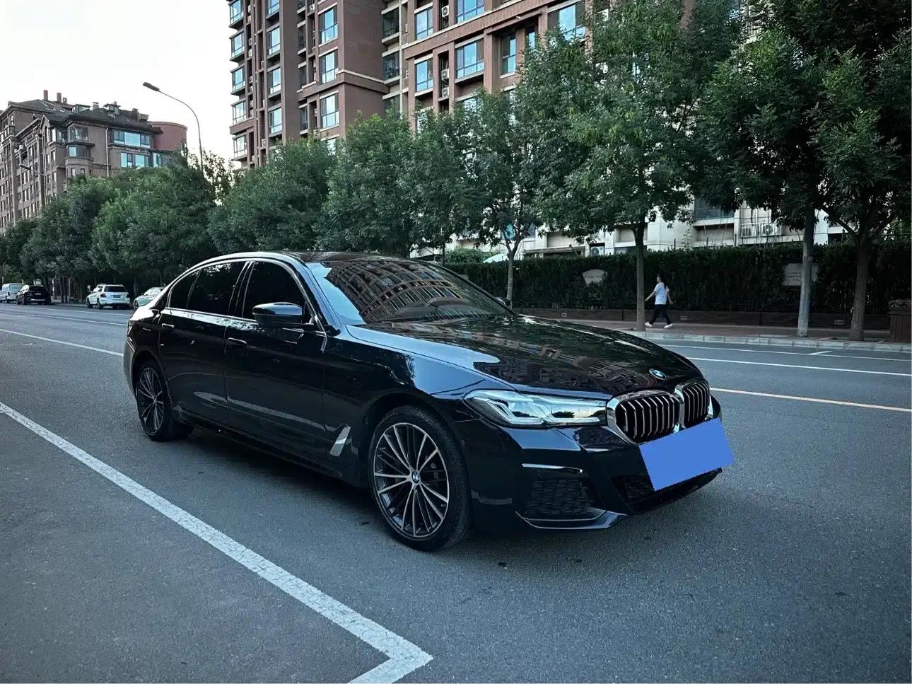 2021 BMW 5 Series 530Li xDrive M Sport Package — миниатюра 3