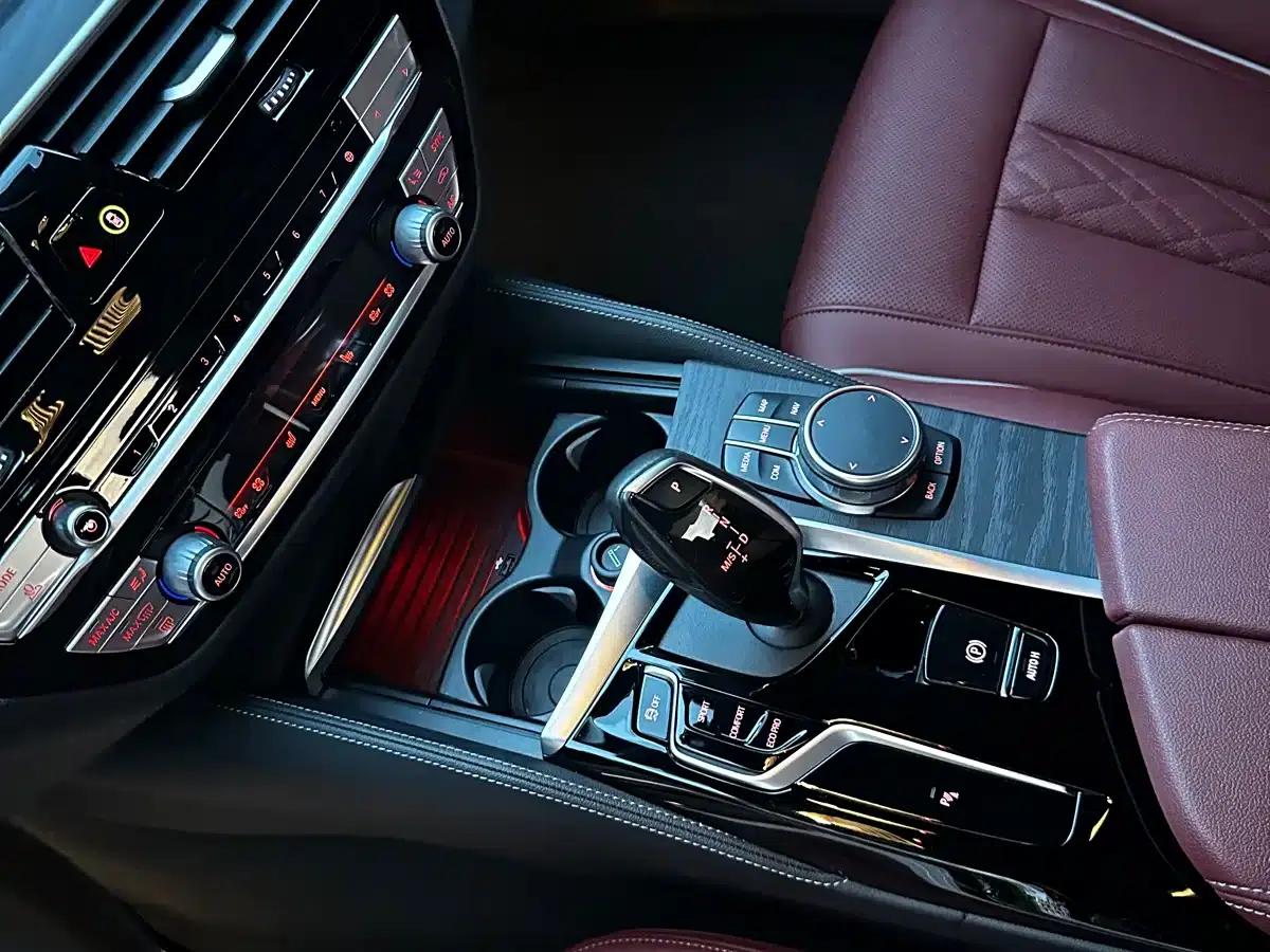 2021 BMW 5 Series 530Li xDrive M Sport Package — миниатюра 9