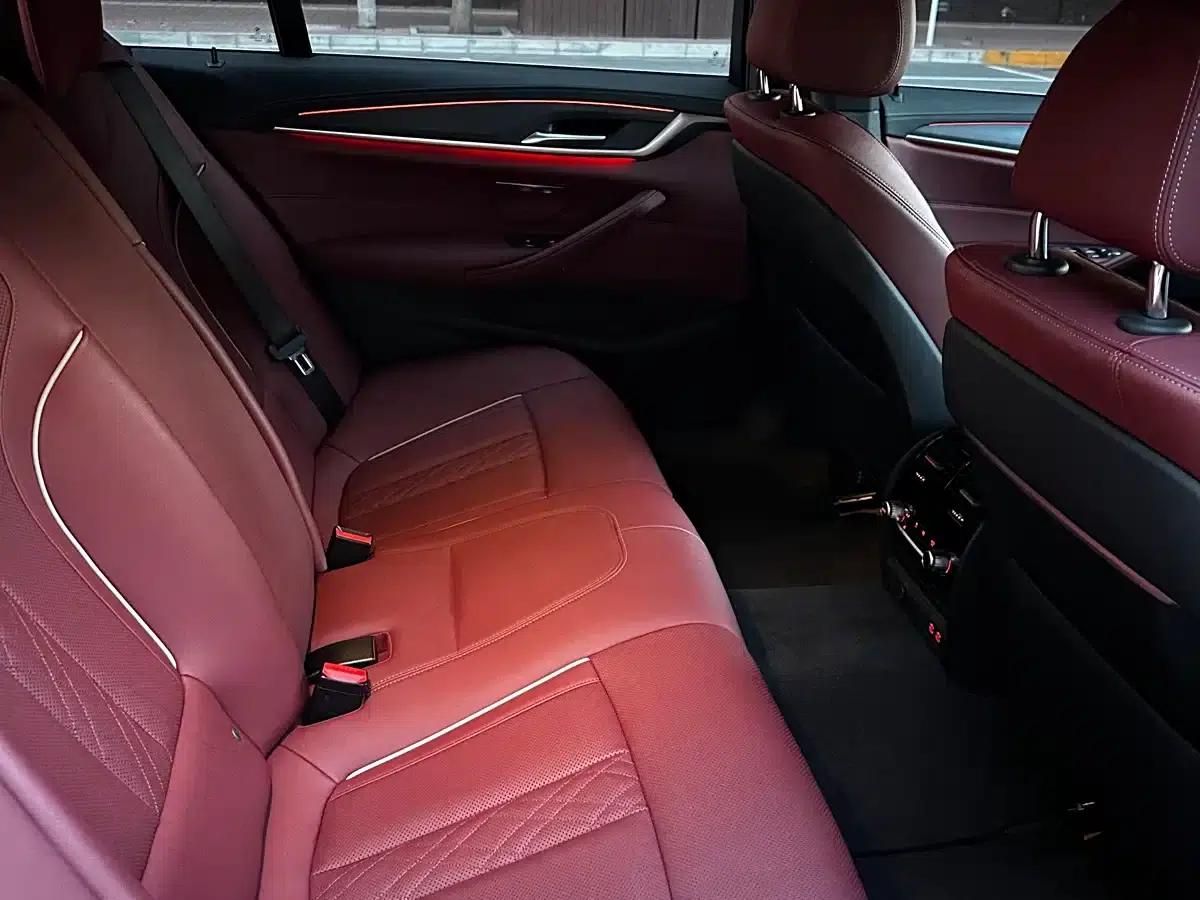 2021 BMW 5 Series 530Li xDrive M Sport Package — миниатюра 10