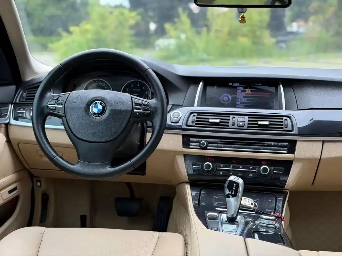 BMW 5 Series 2013 520Li Elegant Edition — миниатюра 8