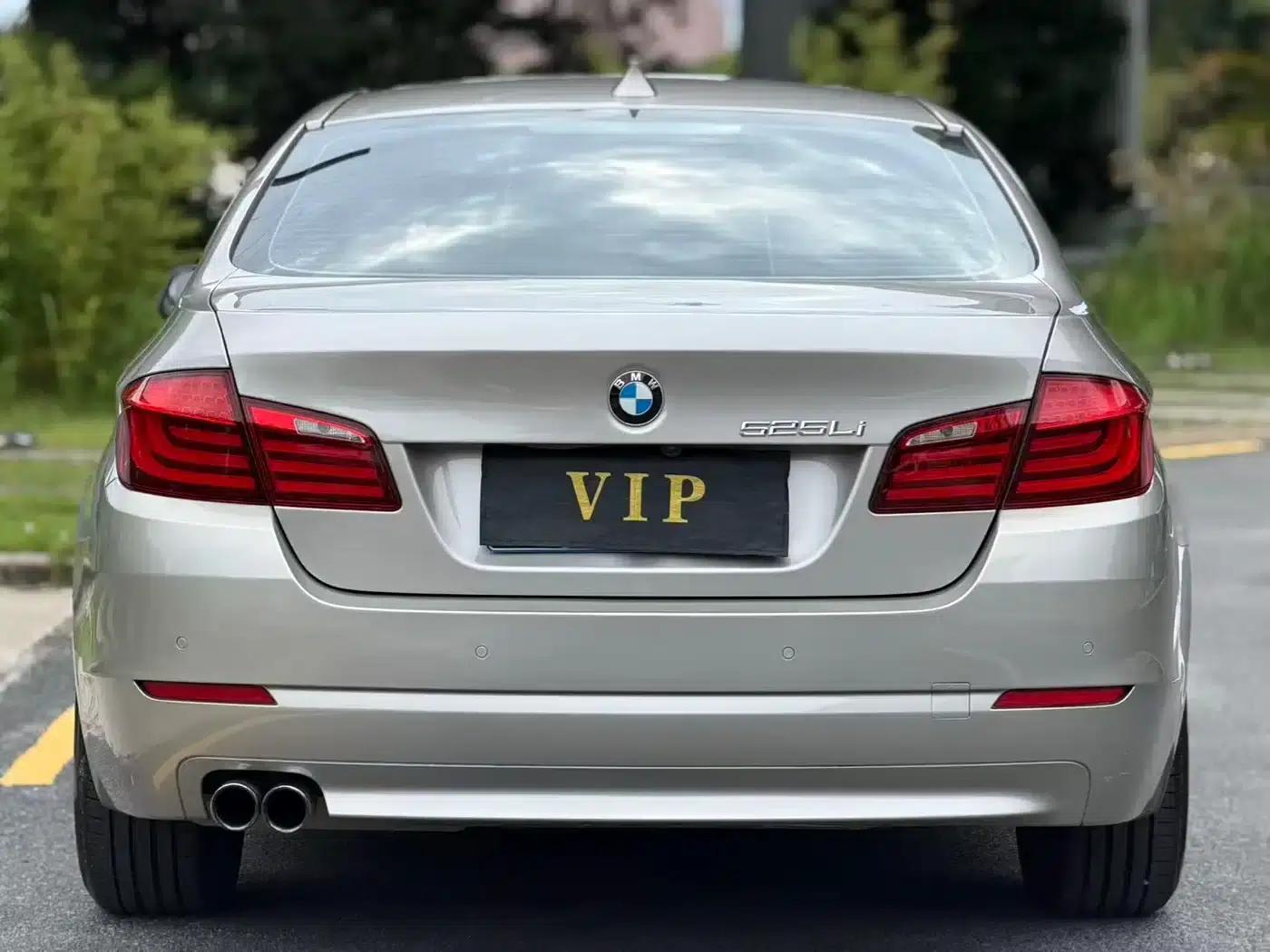 BMW 5 Series 2013 520Li Elegant Edition — миниатюра 10