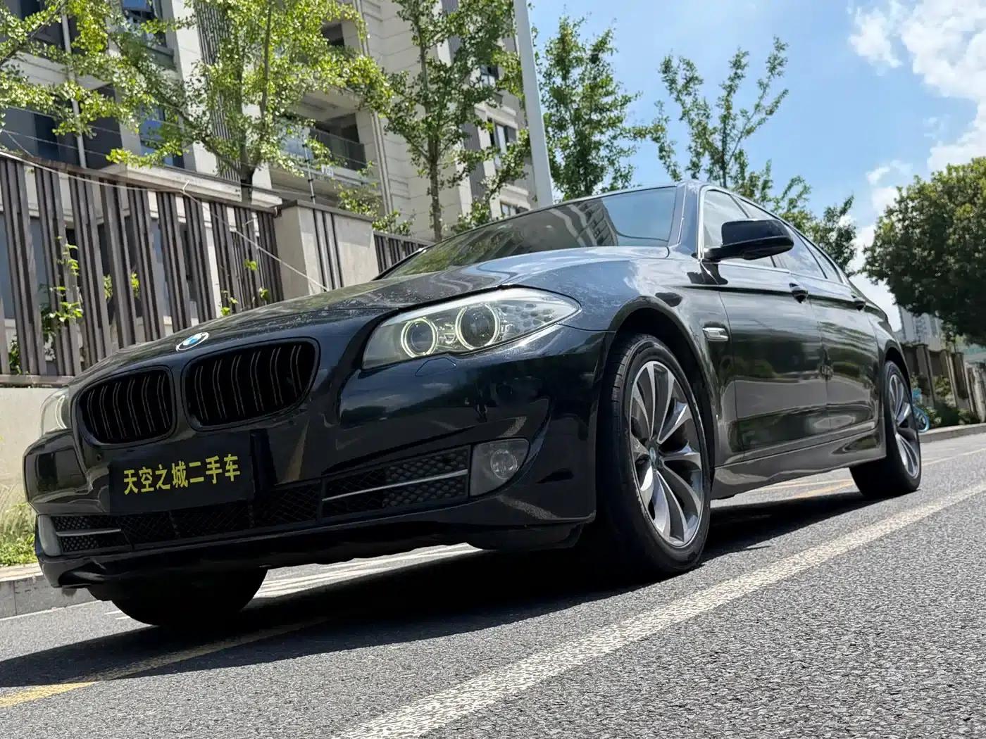 BMW 5 Series 2013 525Li Luxury — миниатюра 1