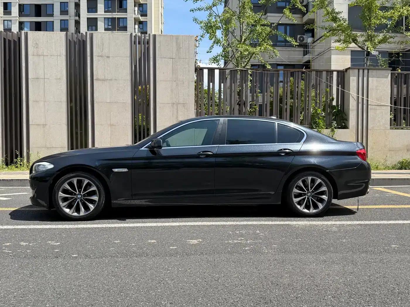 BMW 5 Series 2013 525Li Luxury — миниатюра 16
