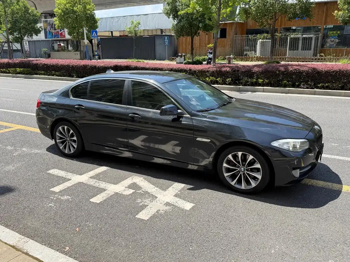 BMW 5 Series 2013 525Li Luxury — миниатюра 8
