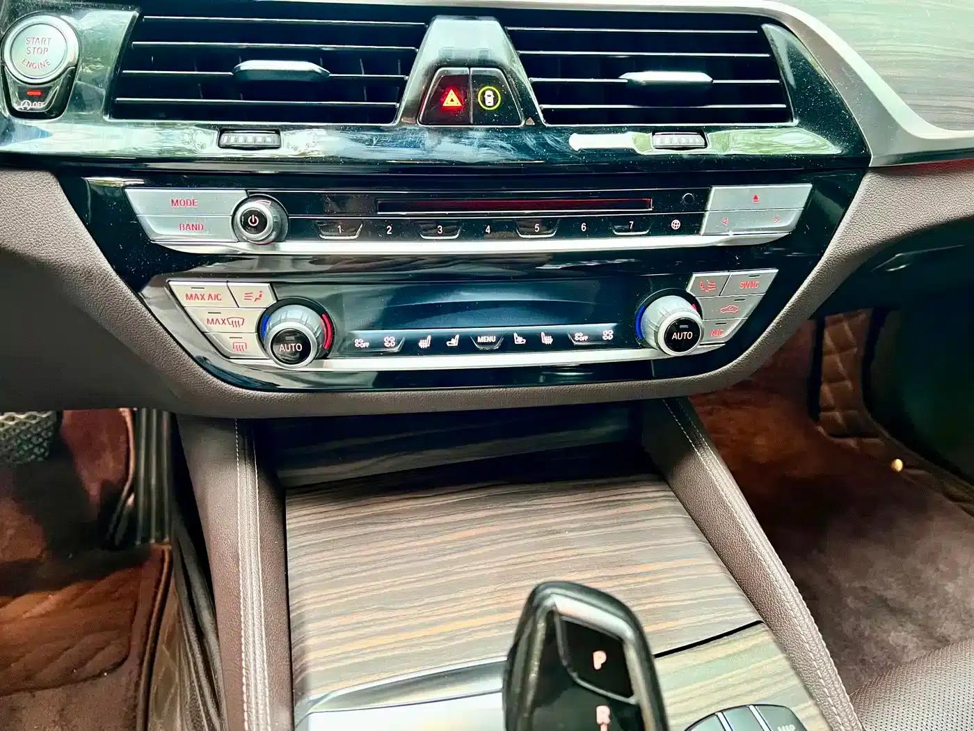 2018 BMW 5 Series Facelift 540Li Executive Edition — миниатюра 10