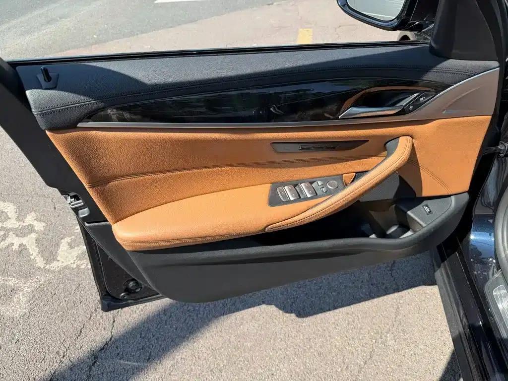 2018 BMW 5 Series 530Li Leading Luxury Package — миниатюра 6