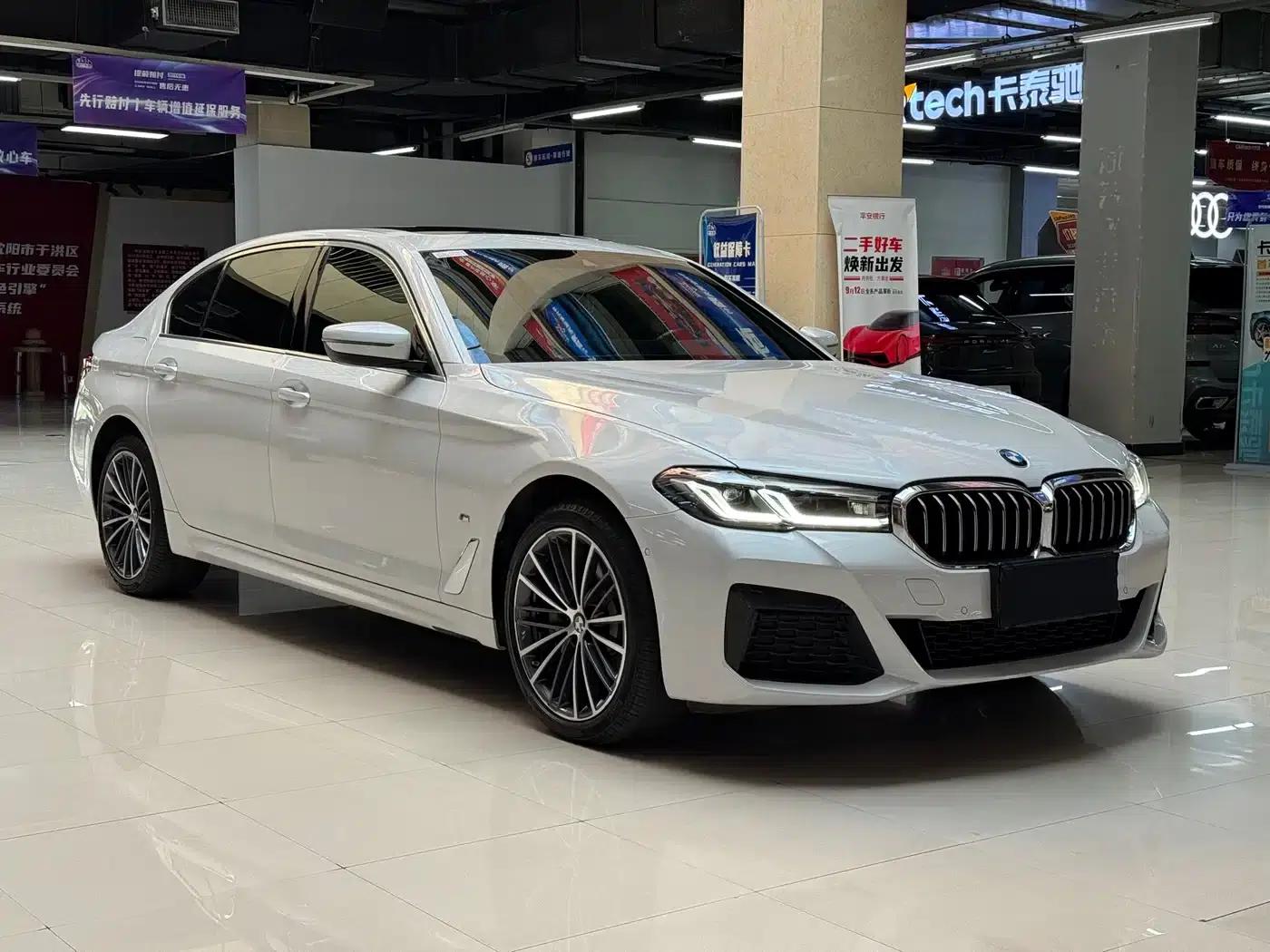 2023 BMW 5 Series Facelift 530Li Leading Edition M Sport Package — миниатюра 3