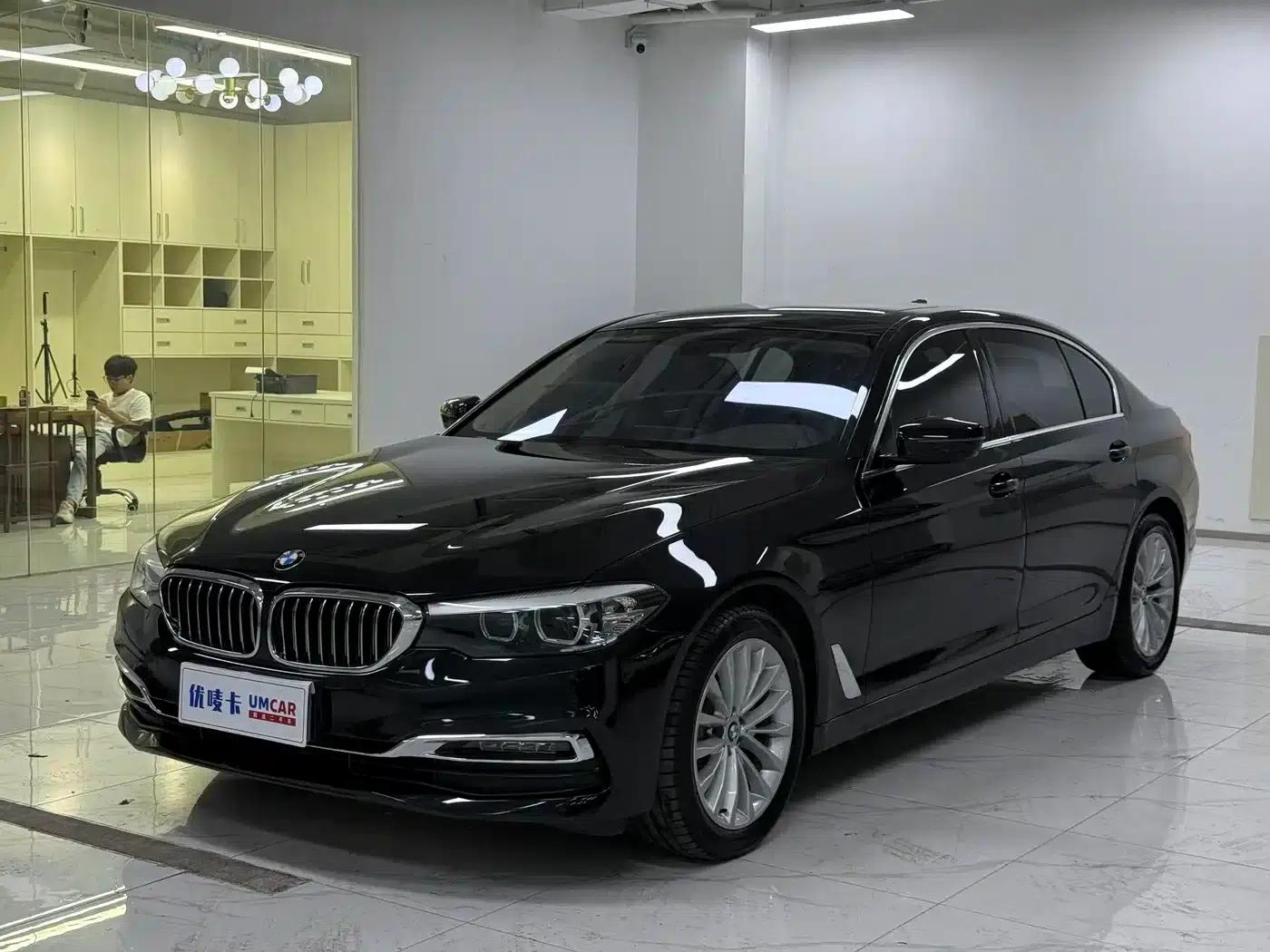 2018 BMW 5 Series 525Li Luxury Package — миниатюра 1