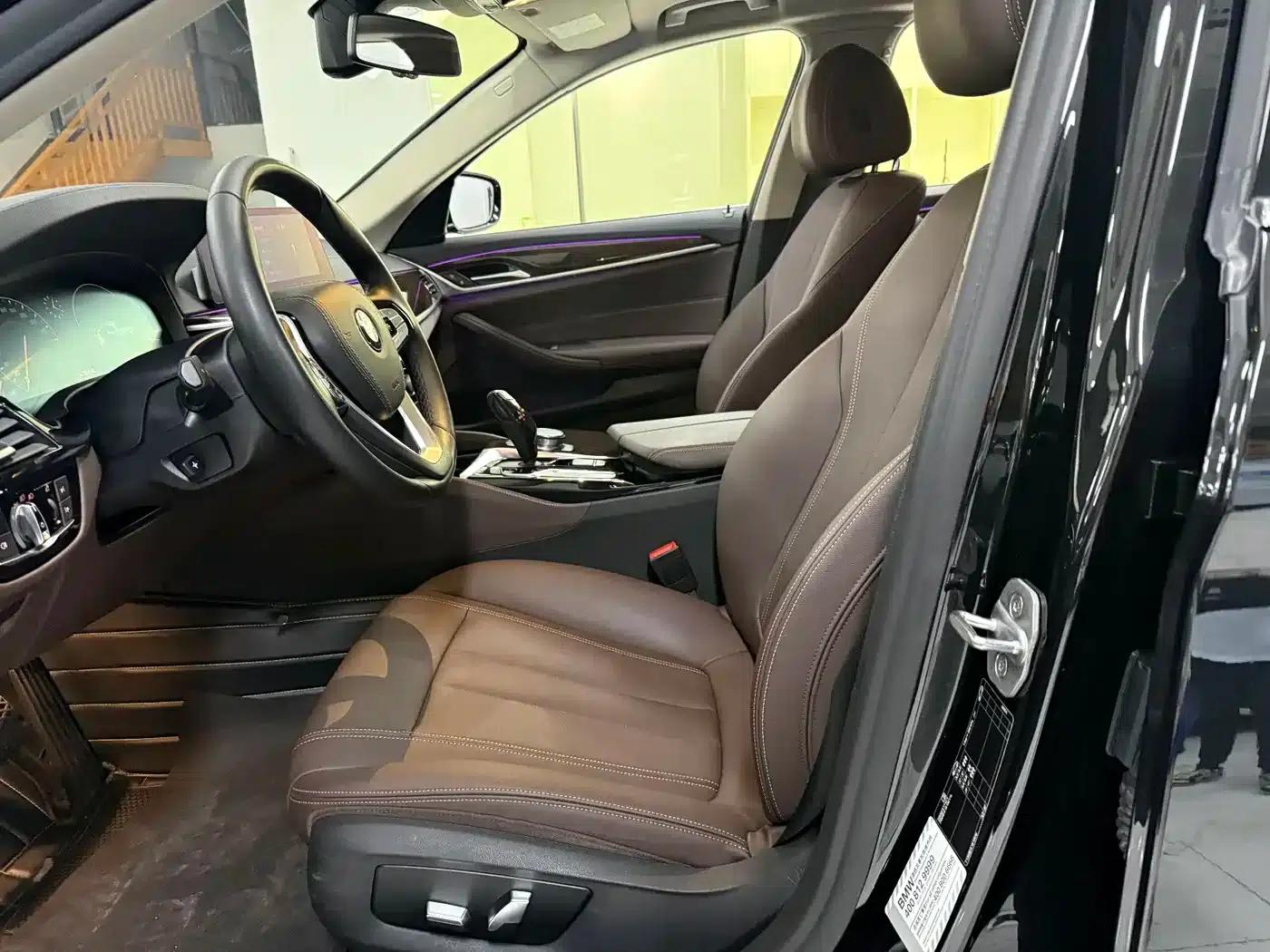 2018 BMW 5 Series 525Li Luxury Package — миниатюра 11