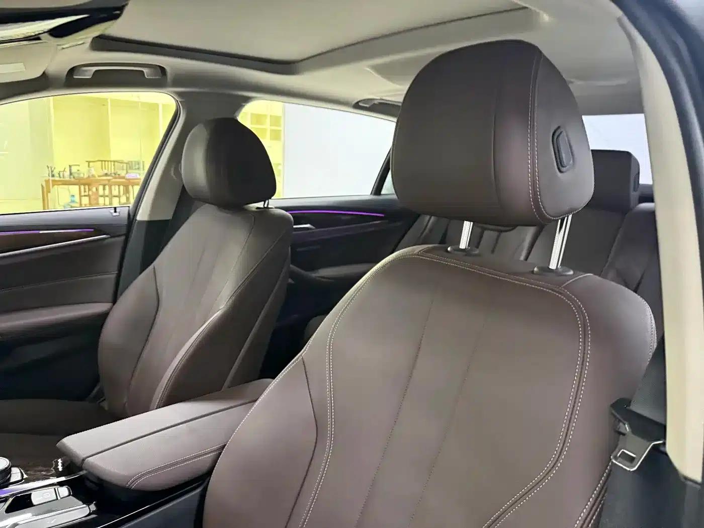 2018 BMW 5 Series 525Li Luxury Package — миниатюра 12