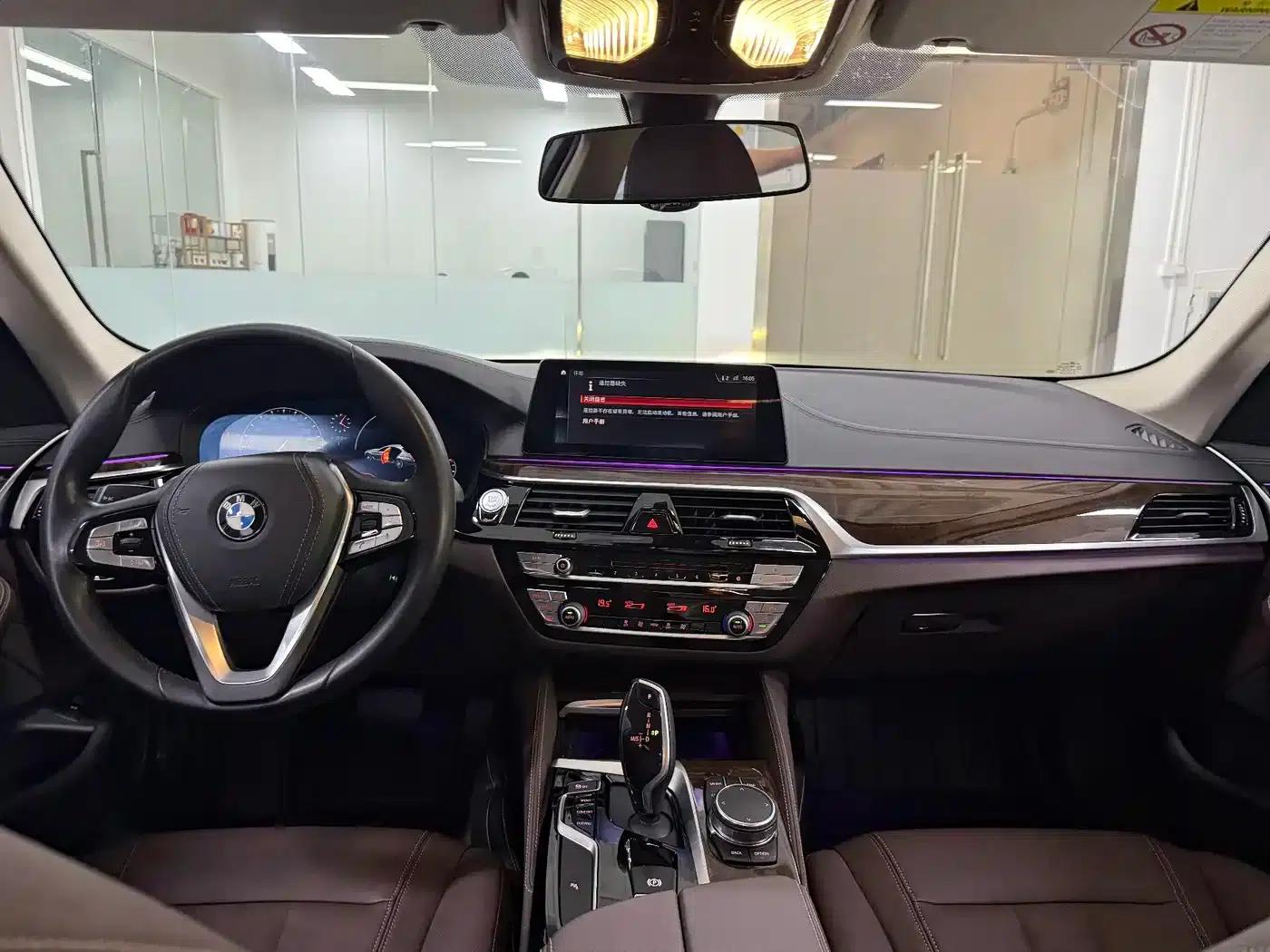 2018 BMW 5 Series 525Li Luxury Package — миниатюра 16