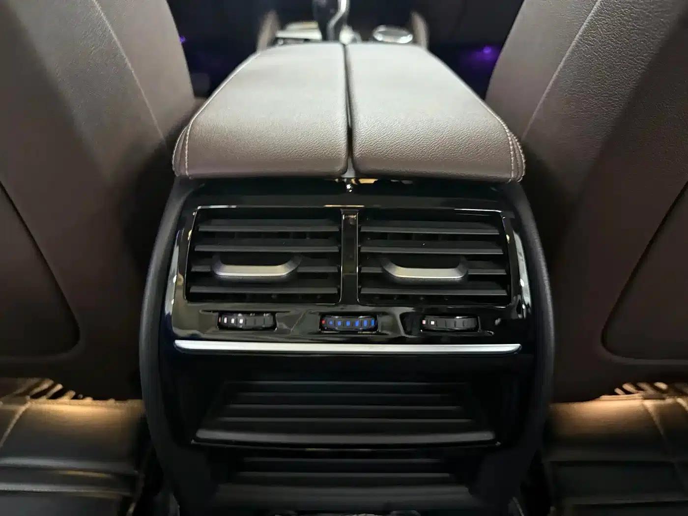 2018 BMW 5 Series 525Li Luxury Package — миниатюра 20