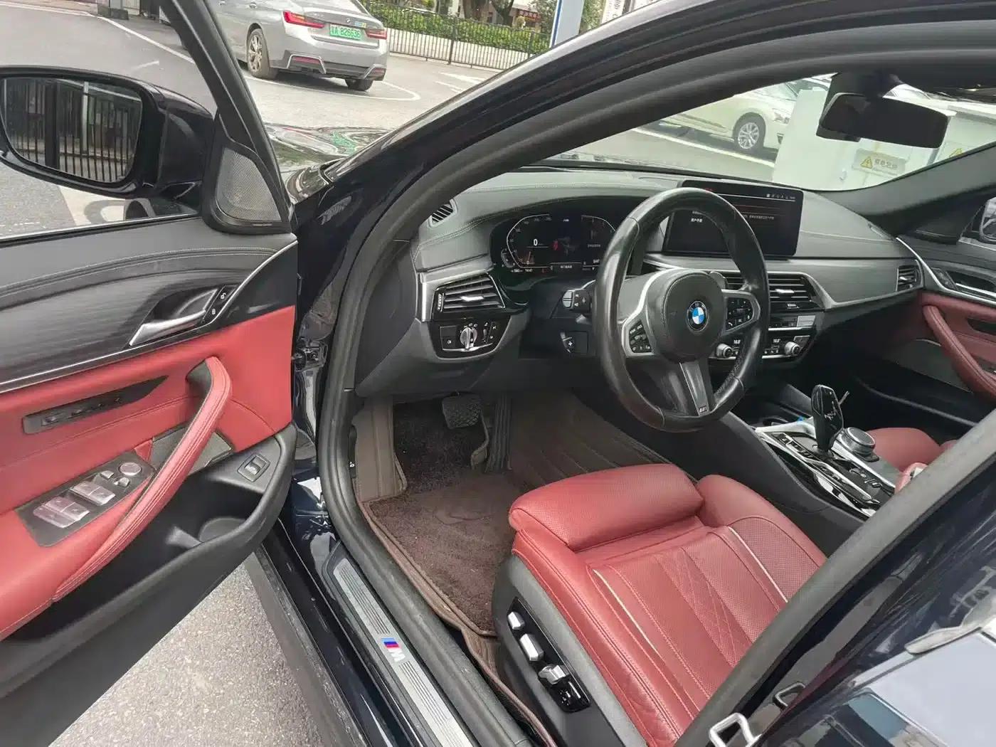 2021 BMW 5 Series 530Li Luxury M Sport Package — миниатюра 3