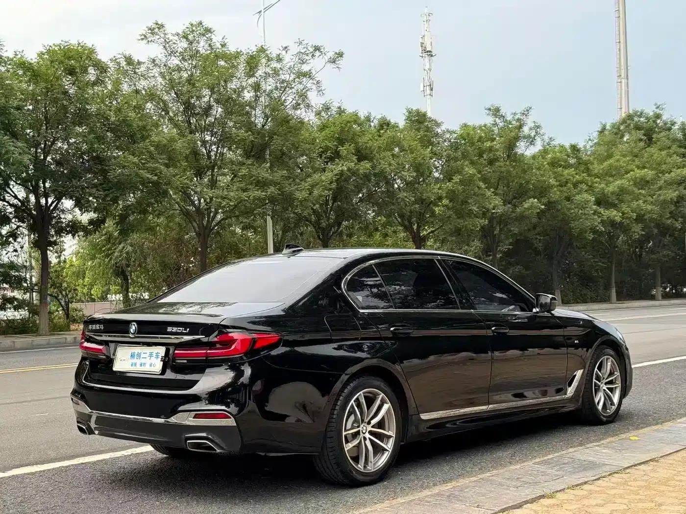 2019 BMW 5 Series 525Li M Sport Package — миниатюра 3