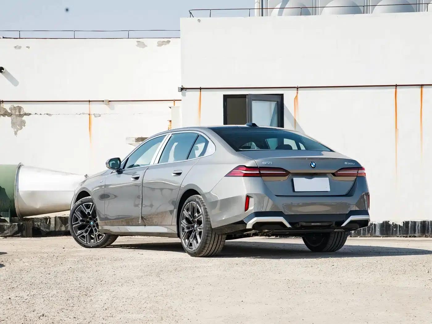 2024 BMW 5 Series 530Li Luxury M Sport Package — миниатюра 5