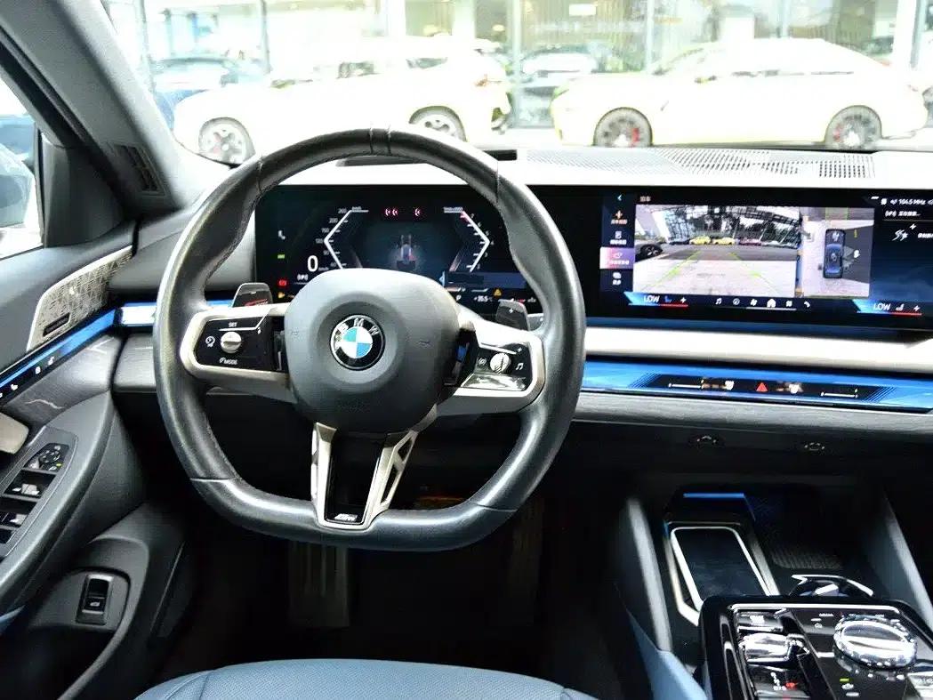 2024 BMW 5 Series 530Li Luxury M Sport Package — миниатюра 7