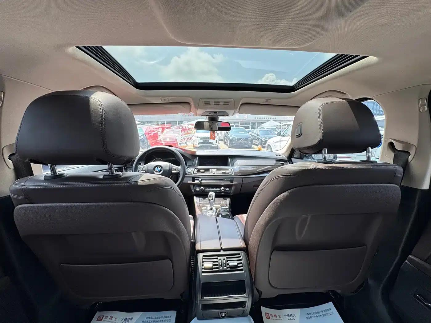 2017 BMW 5 Series 525Li Luxury Design Package — миниатюра 12