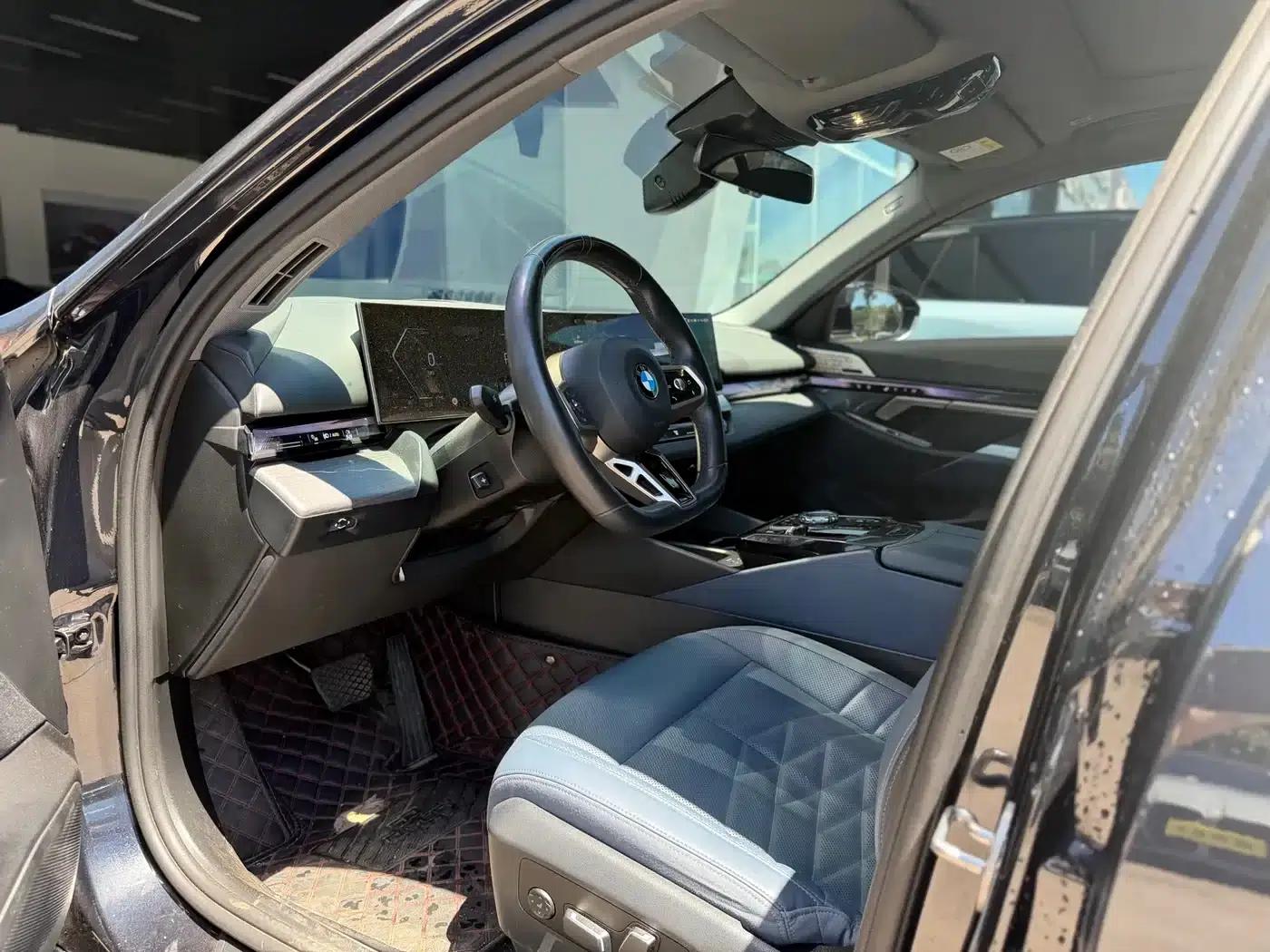 2024 BMW 5 Series 530Li Luxury M Sport Package — миниатюра 7