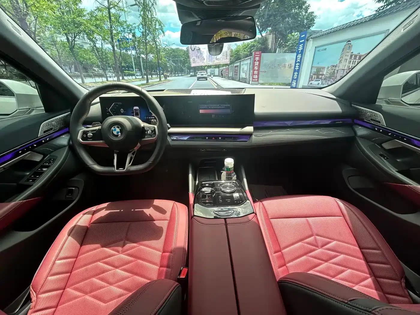 2025 BMW 5 Series 530Li Luxury M Sport Package — миниатюра 7