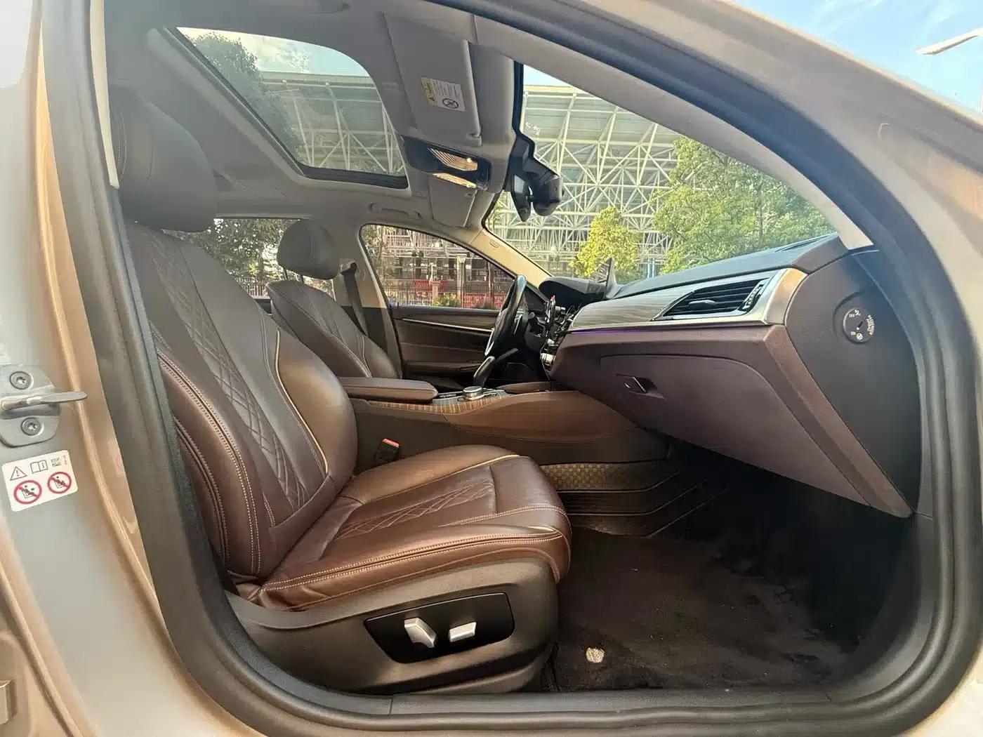 2018 BMW 5 Series 530Li Leading Luxury Package — миниатюра 15