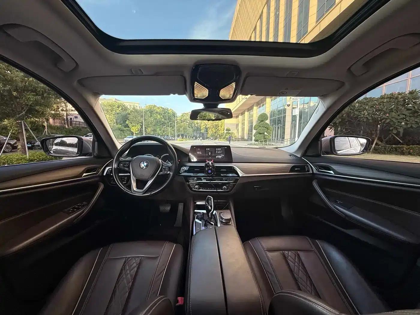 2018 BMW 5 Series 530Li Leading Luxury Package — миниатюра 10