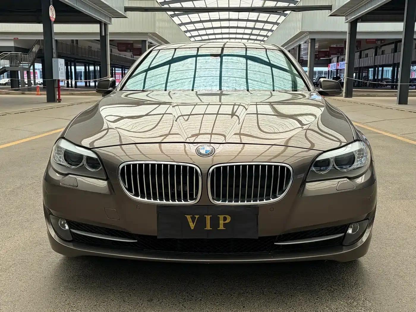 BMW 5 Series 2013 520Li Elegant Edition — миниатюра 2