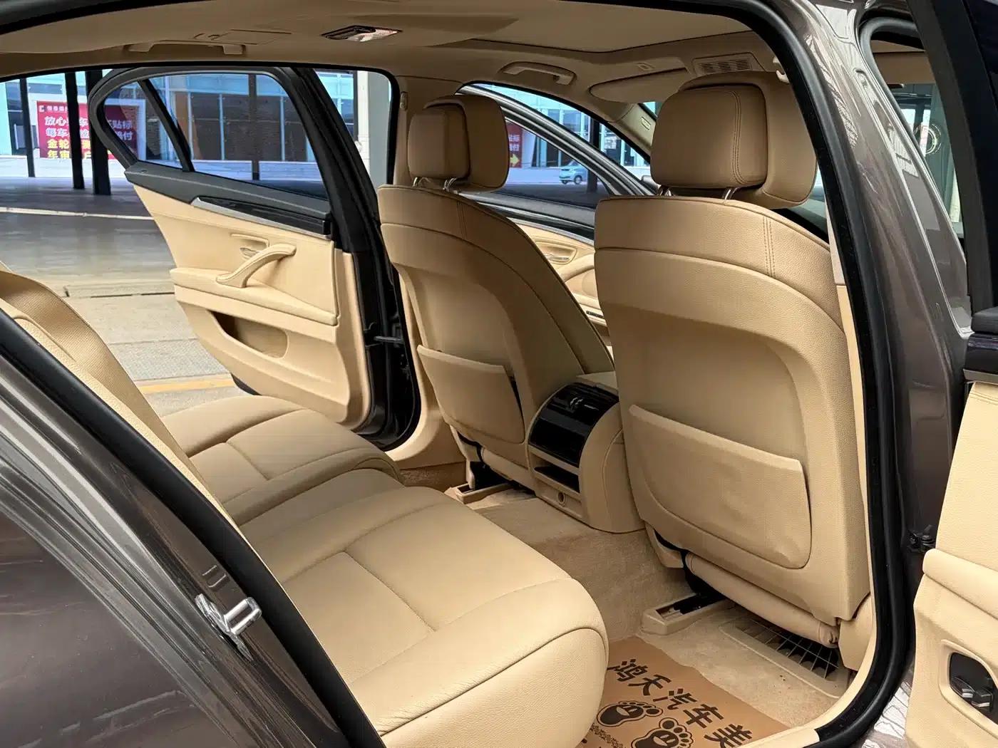 BMW 5 Series 2013 520Li Elegant Edition — миниатюра 11