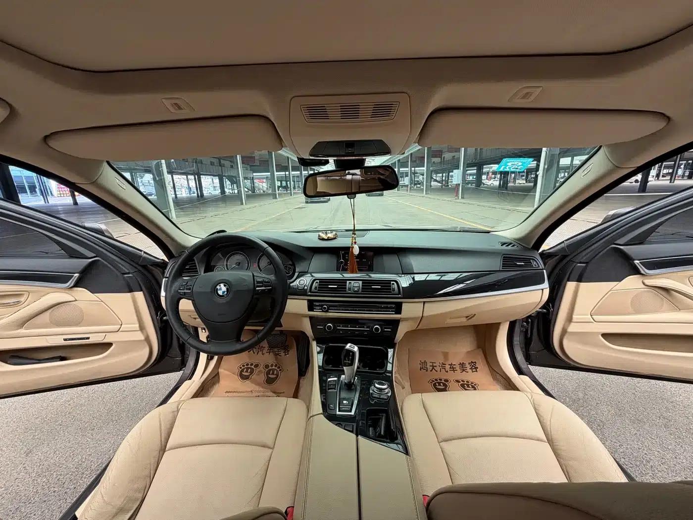 BMW 5 Series 2013 520Li Elegant Edition — миниатюра 12